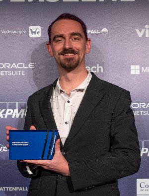 Florian Zeidler in Berlin bei der Übergabe der Auszeichnung "Kategoriesieger Energie" des Gründerszene Wachstums-Rankings